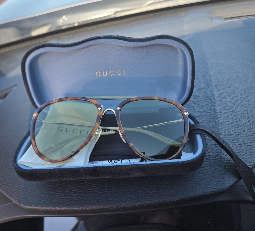 Gucci Brown Aviator Sunglasses with Gold Accents With Case, Brand New.